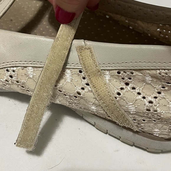 Skechers Active Bikers Luxe Off White Lace Z Strap Mary Jane Shoes Women's 9.5 - Picture 13 of 16